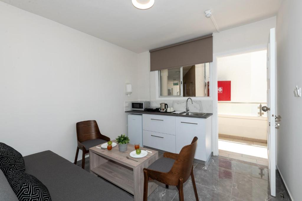 Blazer Residence (Formerly Petrou Bros Hotel Apartments)