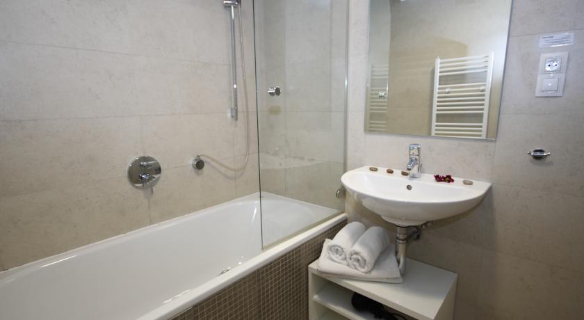 RiverView Palace Apartments