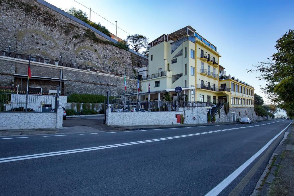 La Panoramica Hotel