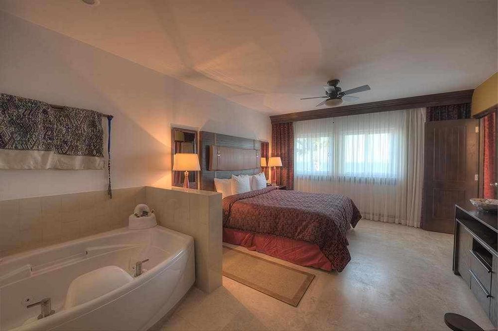 Hyatt Vacation Club At Sirena Del Mar (Formerly Welk Resorts)