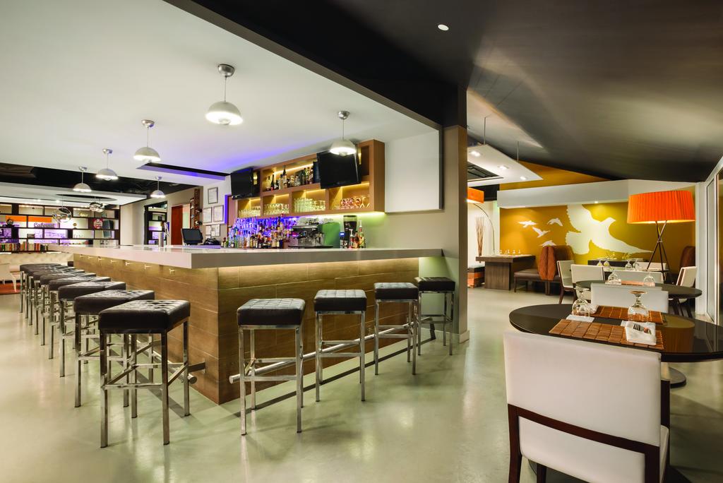 Howard Johnson Isla Verde Hotel