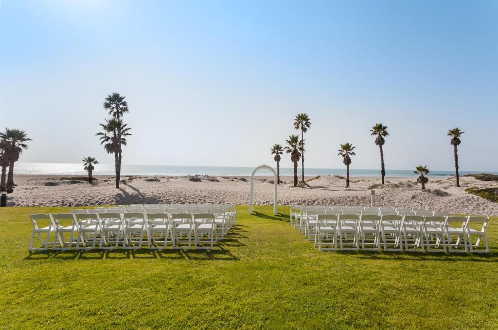 Embassy Suites by Hilton Mandalay Beach Hotel & Resort
