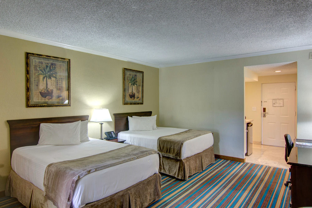 Boca Raton Plaza Hotel & Suites