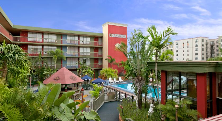 Ramada by Wyndham Hollywood Downtown