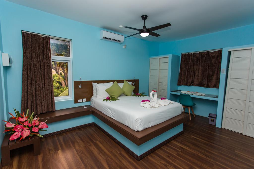 Blue West Villas (Formerly Maui Bay)