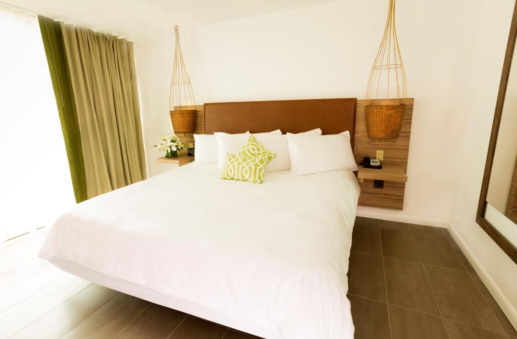 Amara Cay Resort