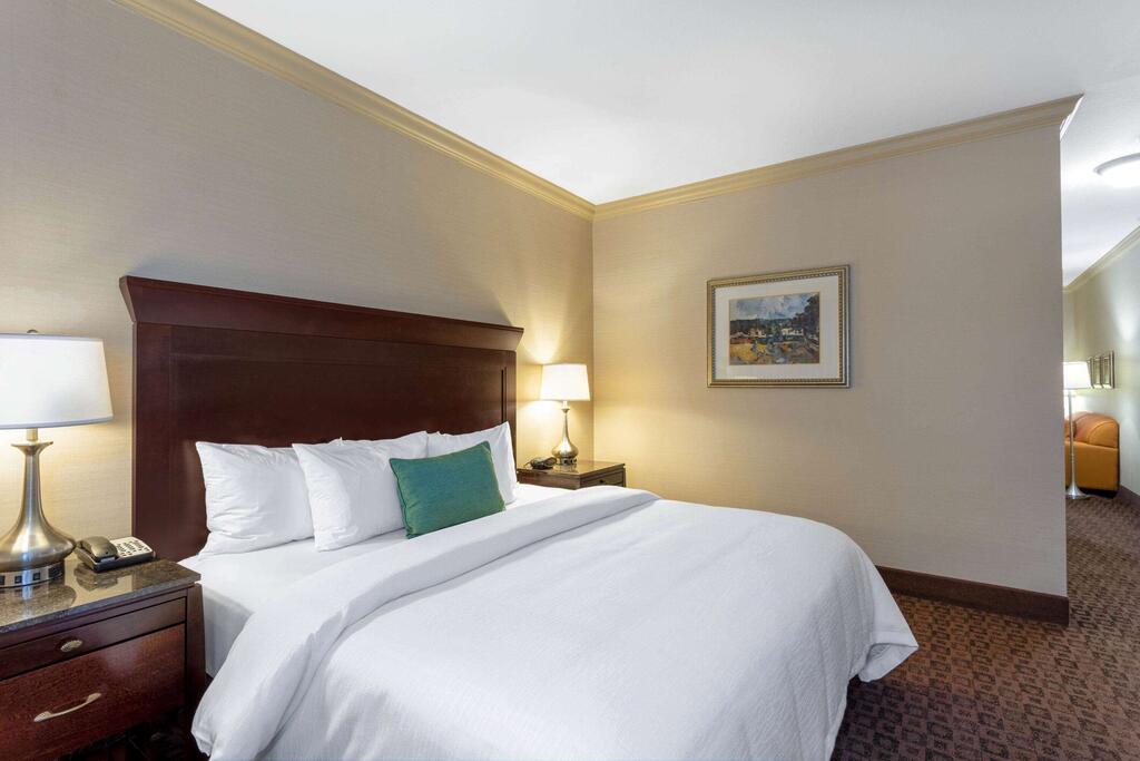 Hawthorn Suites by Wyndham West Palm Beach