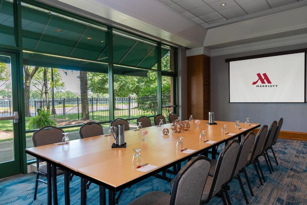 Marriott Chicago at Medical District/UIC
