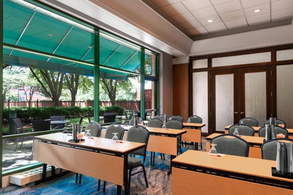 Marriott Chicago at Medical District/UIC