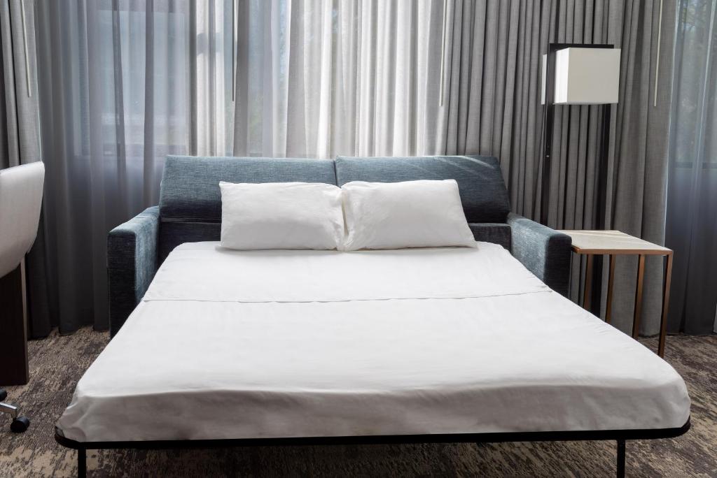 Marriott Chicago at Medical District/UIC