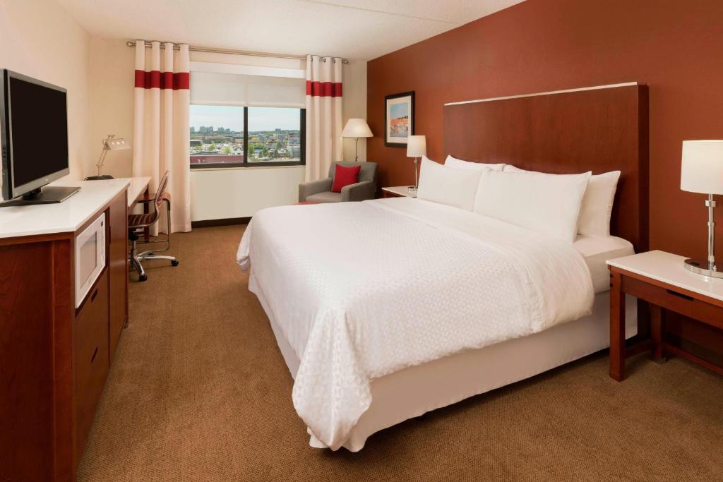 Four Points by Sheraton Boston Logan Airport