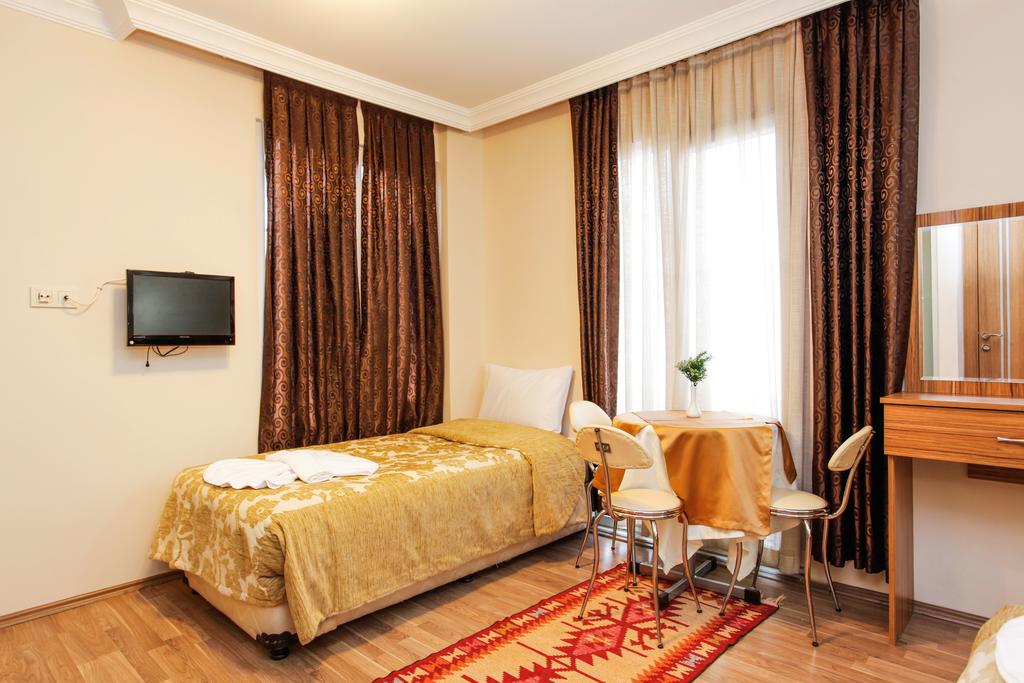 Casa Mia Old City