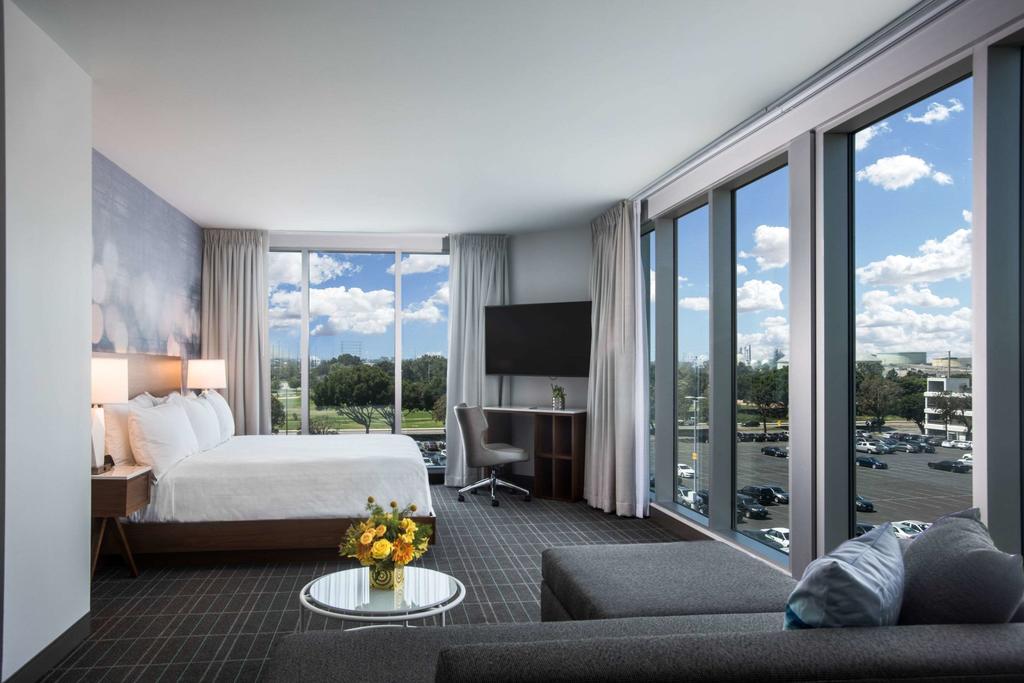 Cambria Hotel & Suites Lax