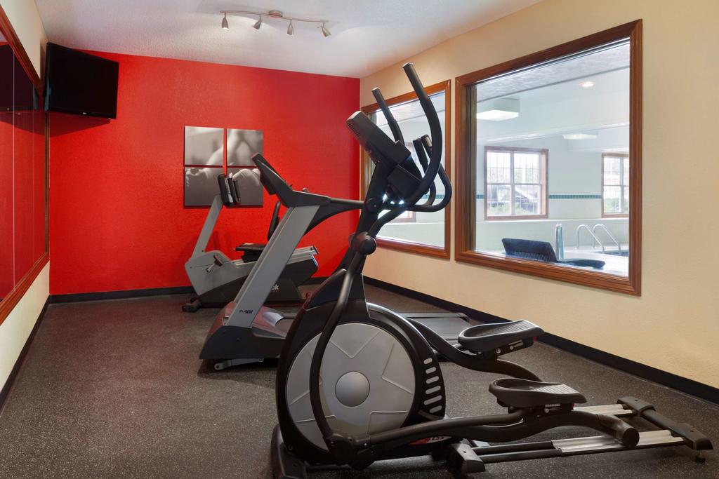 Country Inn & Suites by Radisson, Macedonia, OH
