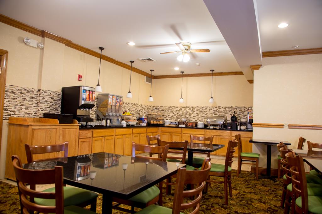 Country Inn & Suites by Radisson, Macedonia, OH