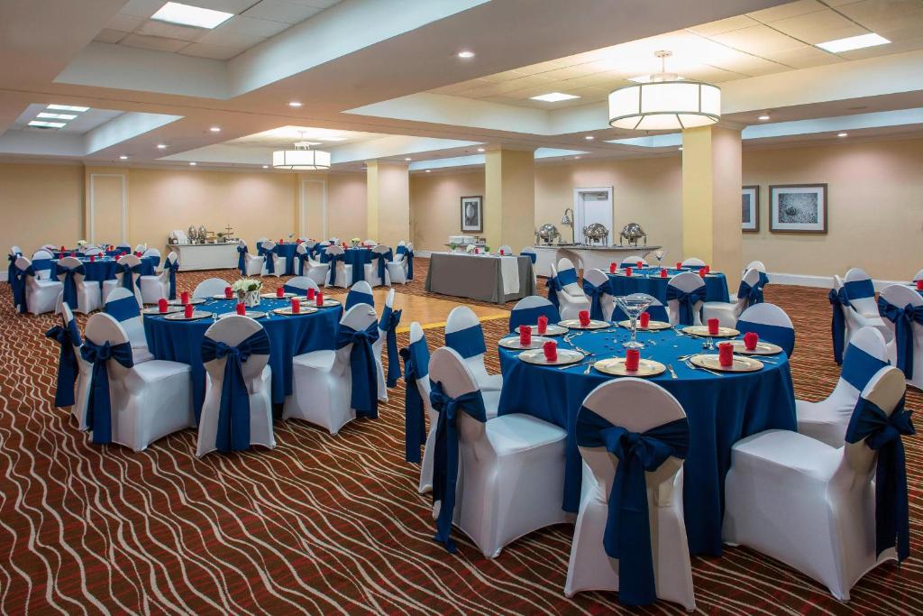 Four Points by Sheraton Suites Tampa Airport Westshore
