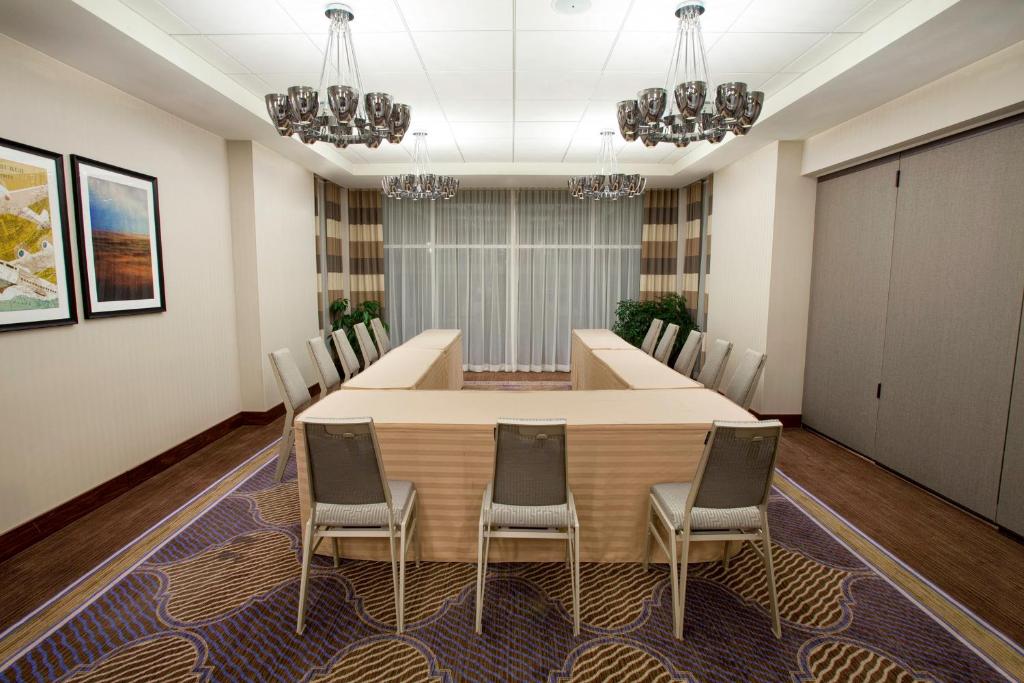 Sheraton Pittsburgh Airport Hotel