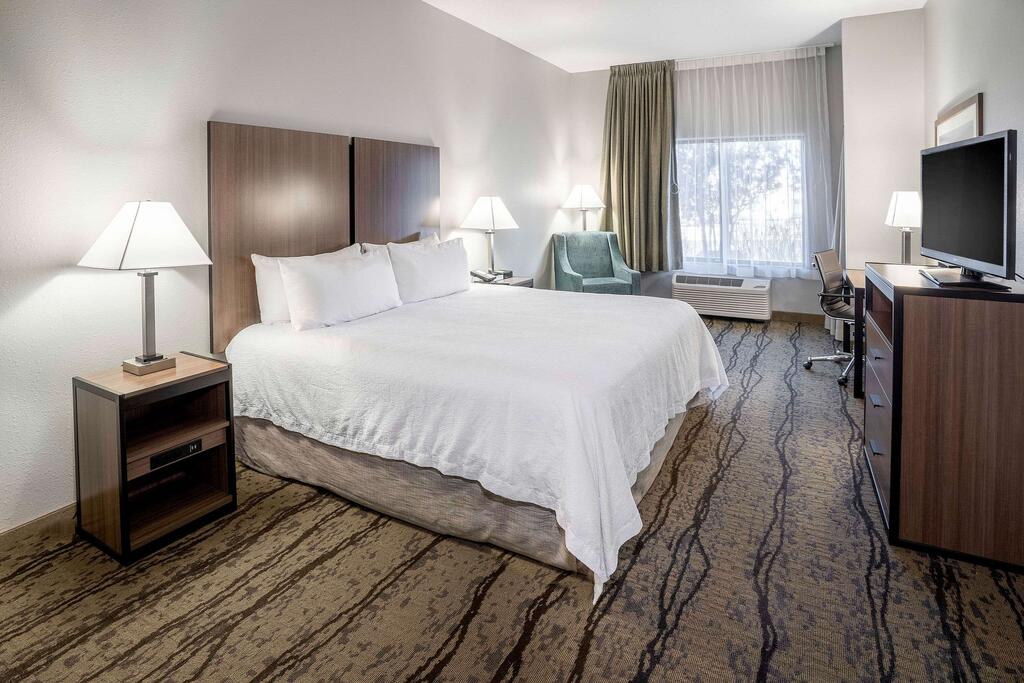 Cliffbreakers Riverside Hotel & Conference Center