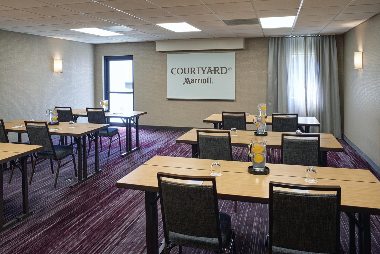 Courtyard by Marriott Indianapolis Carmel