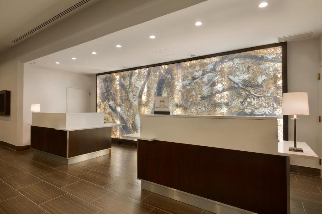 Embassy Suites by Hilton Baltimore at BWI Airport