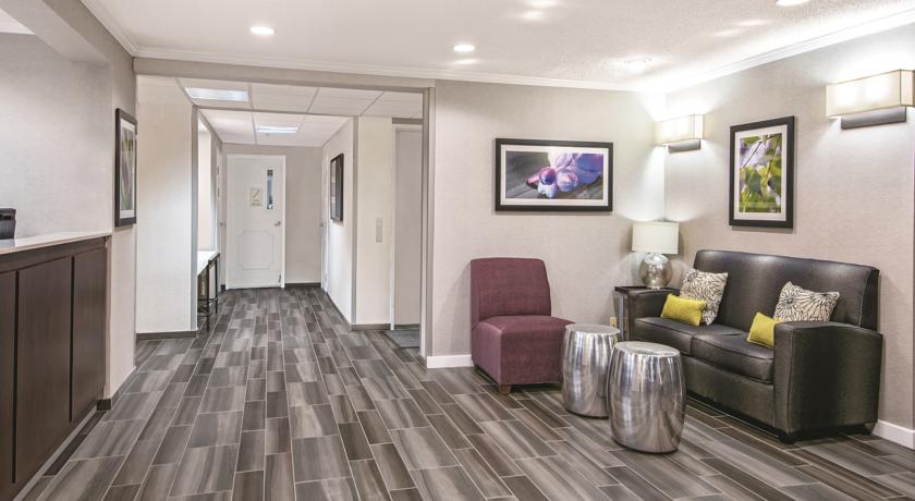 La Quinta Inn & Suites by Wyndham Houston Baytown East