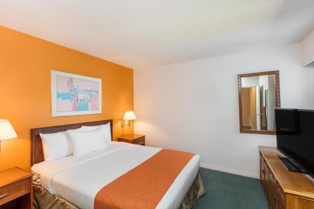 Howard Johnson by Wyndham Victoria