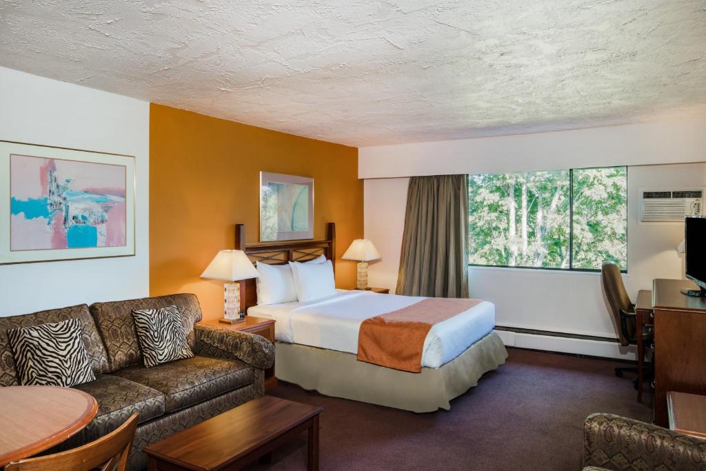 Howard Johnson by Wyndham Victoria