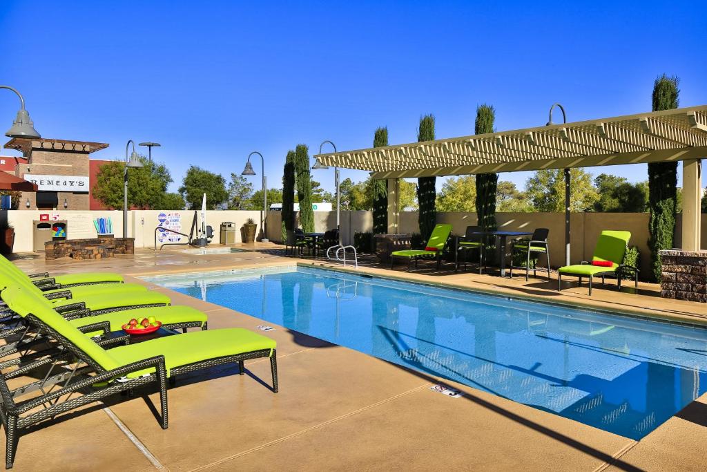 Hampton Inn & Suites Las Vegas South