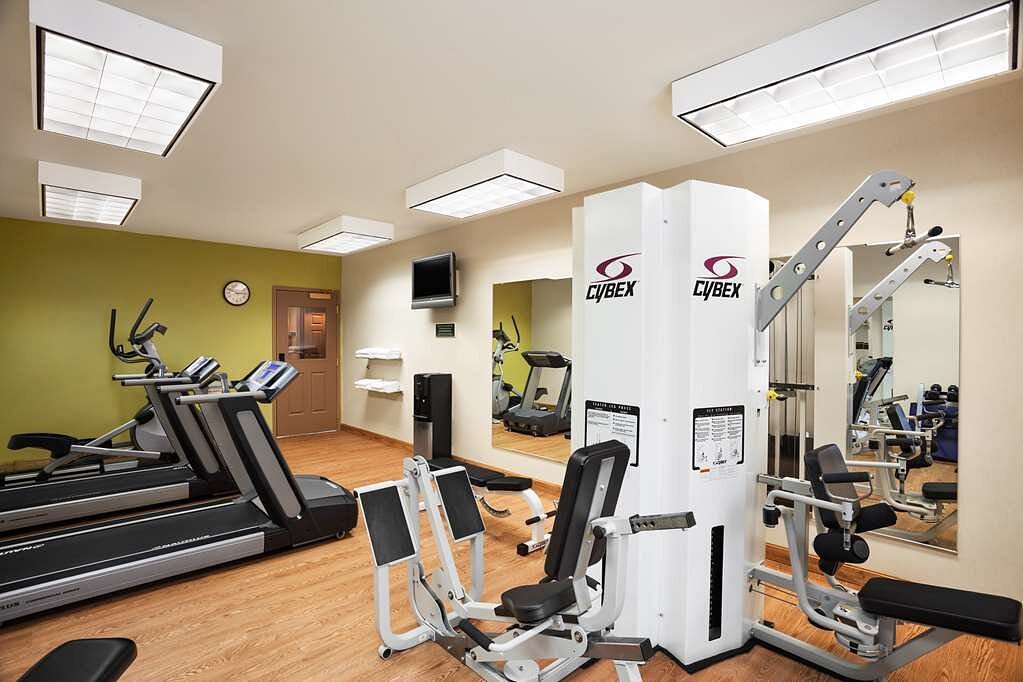Country Inn & Suites by Radisson, Manchester Airport, NH