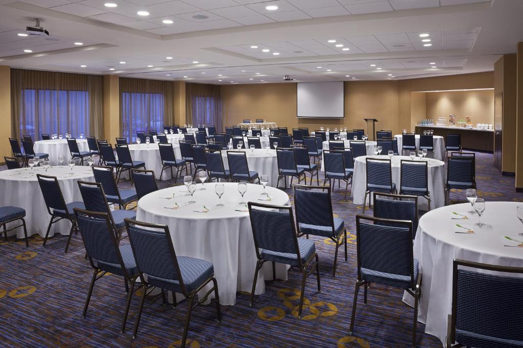 Courtyard Toronto Northeast/Markham (Formerly Holiday Inn & Suites)