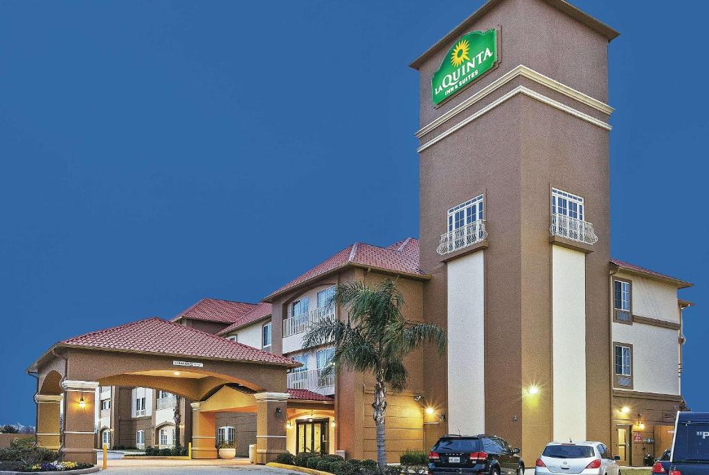 La Quinta Inn & Suites by Wyndham Houston Hobby Airport
