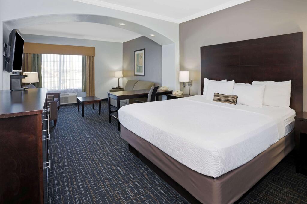 La Quinta Inn & Suites by Wyndham Houston - Westchase