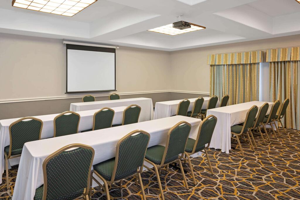 La Quinta Inn & Suites by Wyndham Houston - Westchase