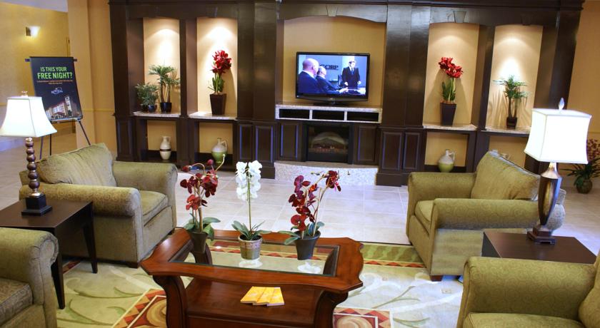 La Quinta Inn & Suites by Wyndham Houston East at Normandy