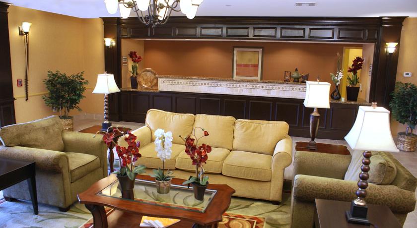 La Quinta Inn & Suites by Wyndham Houston East at Normandy