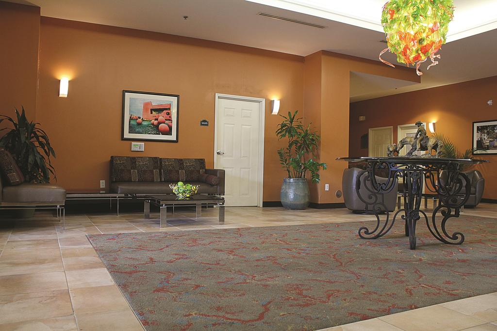 La Quinta Inn & Suites by Wyndham San Antonio Medical Ctr NW