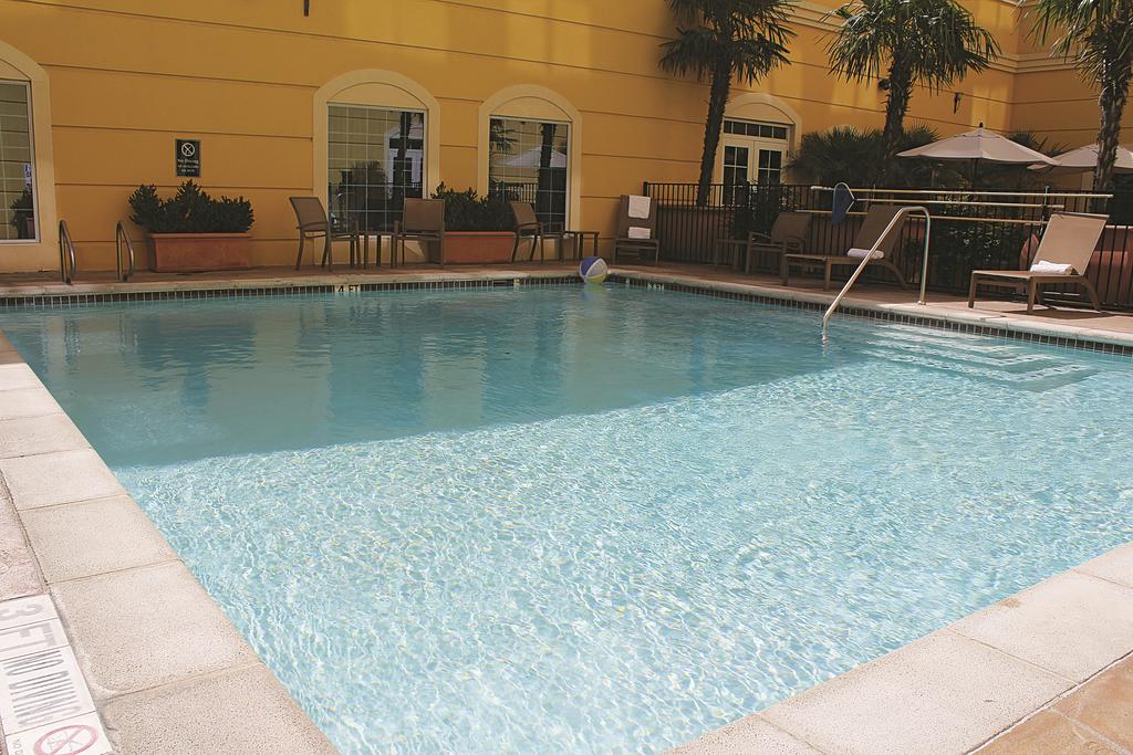 La Quinta Inn & Suites by Wyndham San Antonio Medical Ctr NW