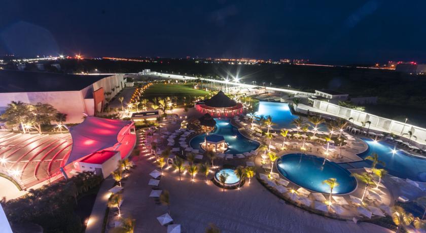 Resort at Mundo Imperial