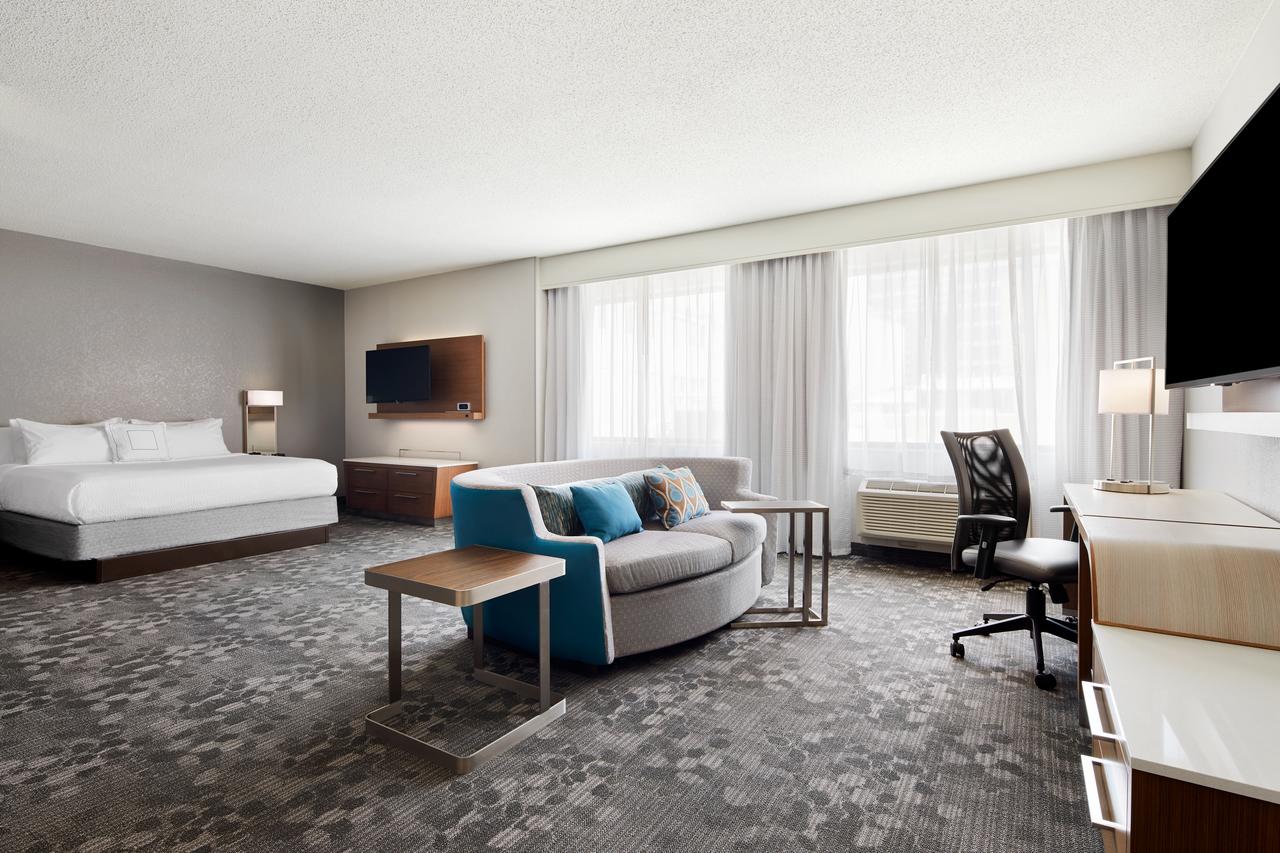 Courtyard by Marriott Milwaukee Downtown