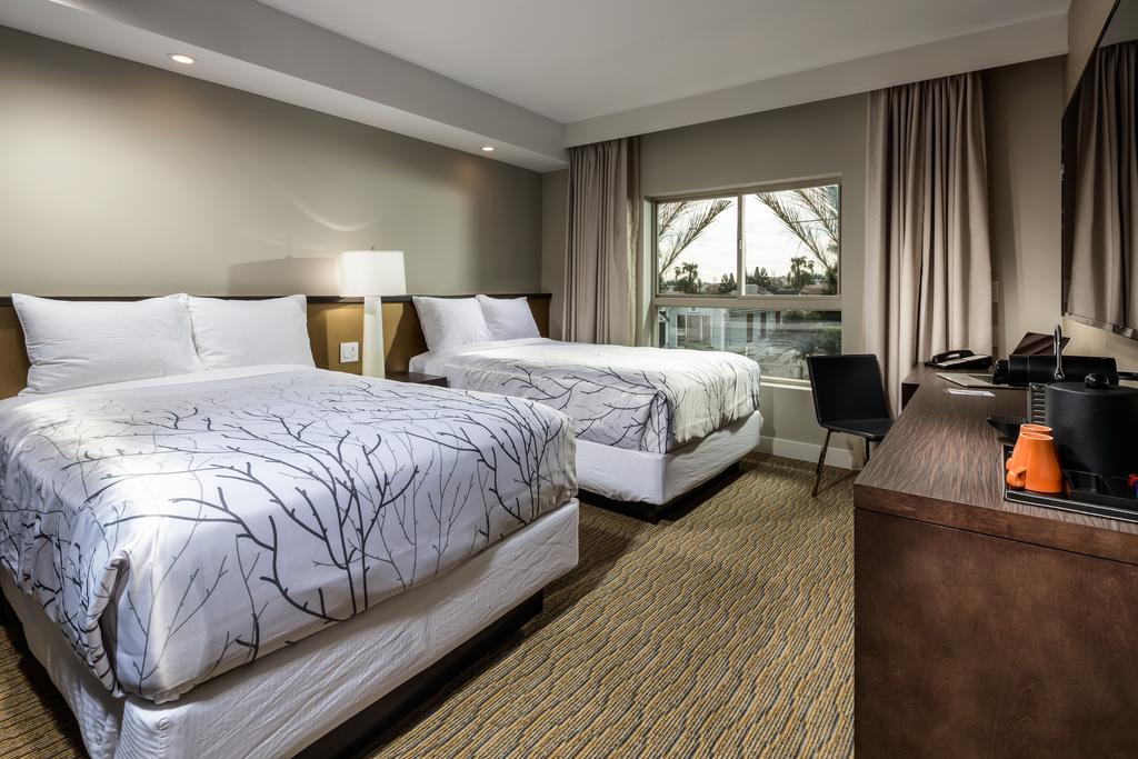 Aventura Hotel