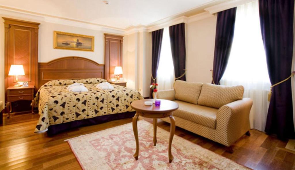 GLK PREMIER Regency Suites & Spa