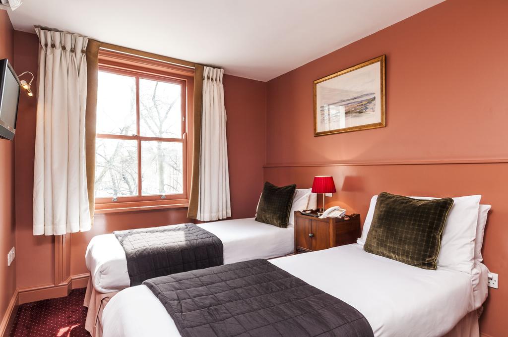 Castleton Hotel