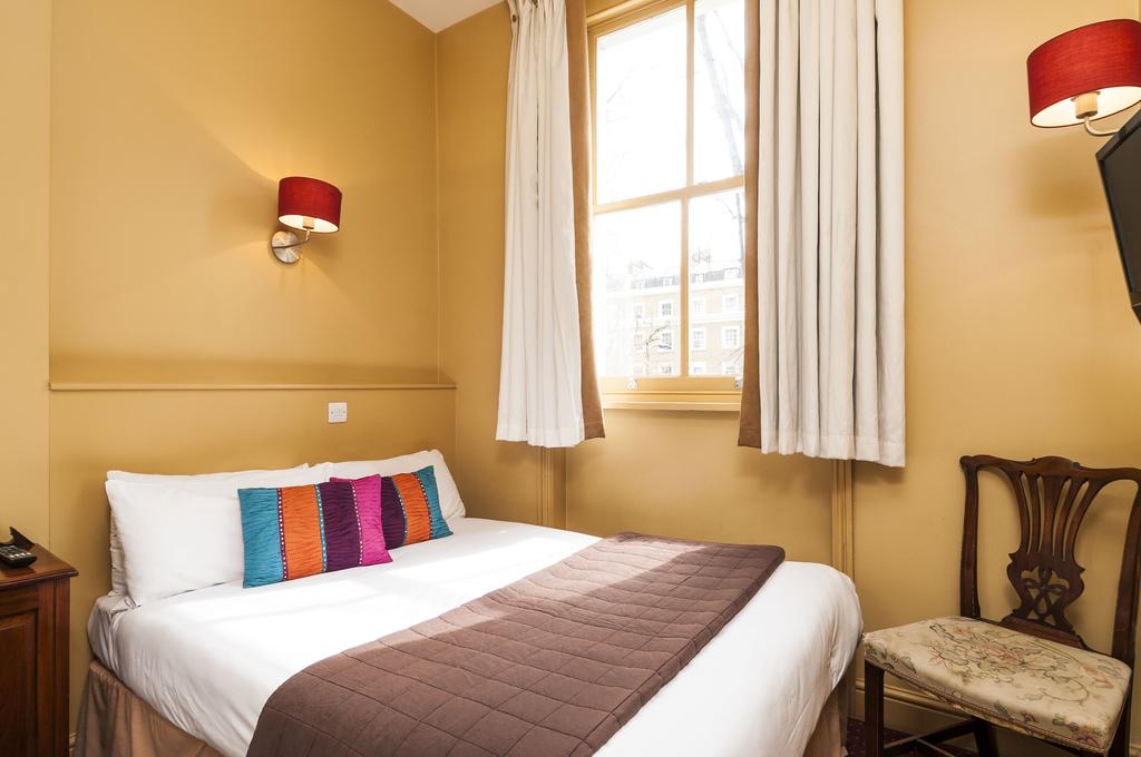 Castleton Hotel