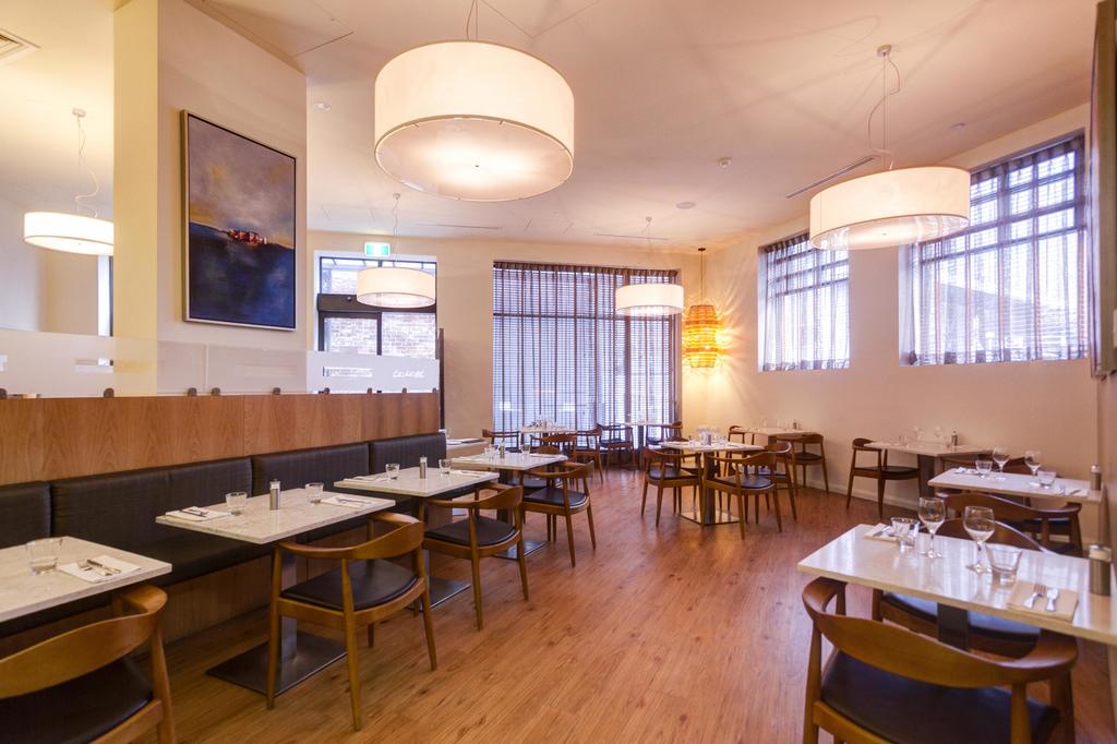 Mantra Collins Hotel