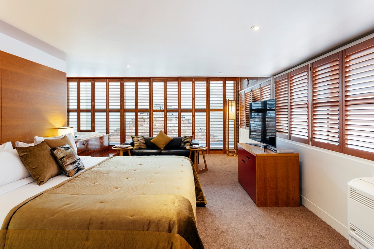 The Henry Jones Art Hotel