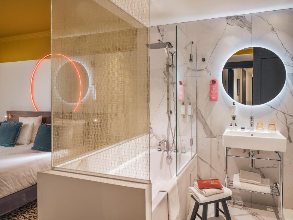 Seven Hotel Paris
