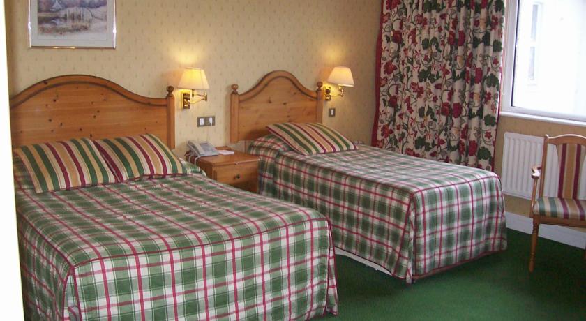 Elstead Hotel