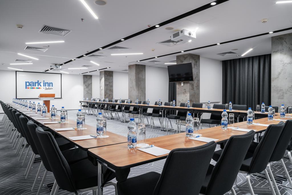 Park Inn by Radisson Kyiv Troyitska