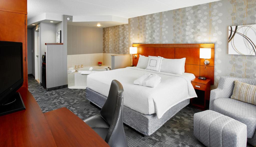 Courtyard by Marriott Toronto Brampton