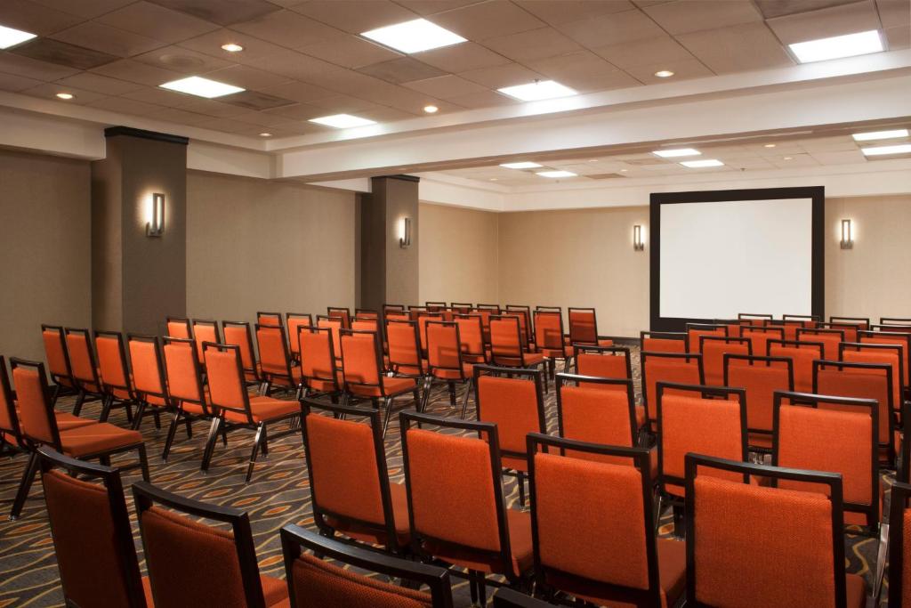 Embassy Suites Austin-Arboretum
